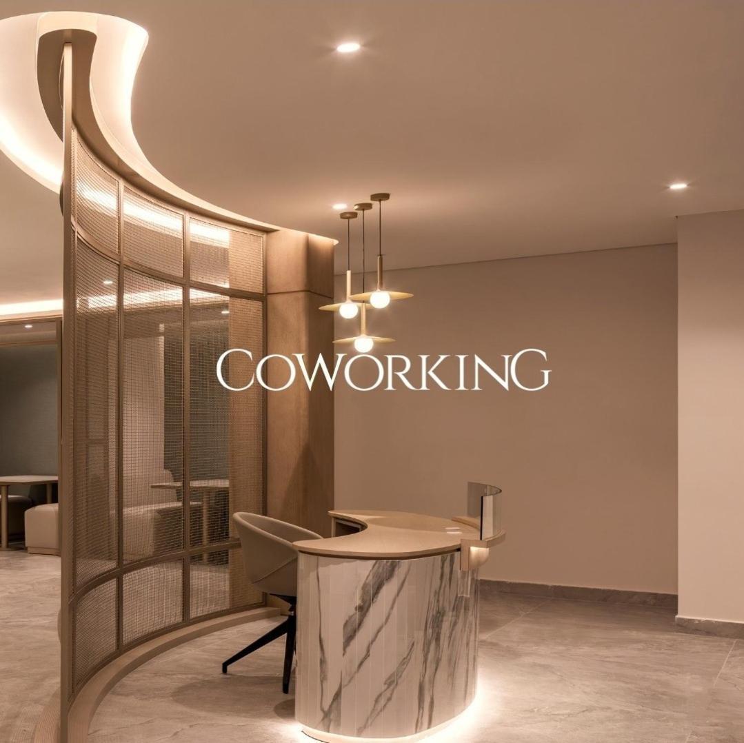 Le Parc Residences With Hotel Services Кито Екстериор снимка
