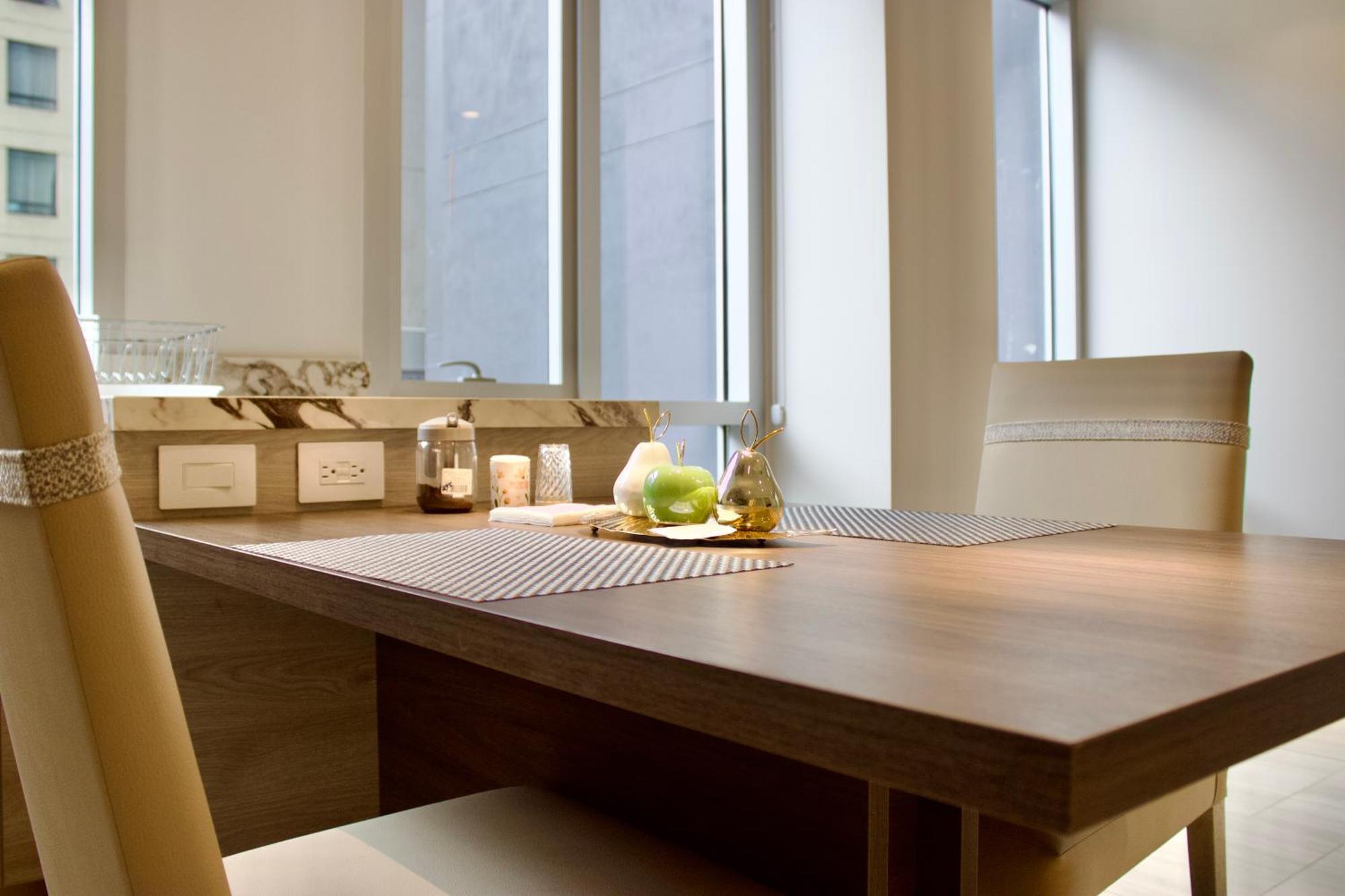 Le Parc Residences With Hotel Services Кито Екстериор снимка